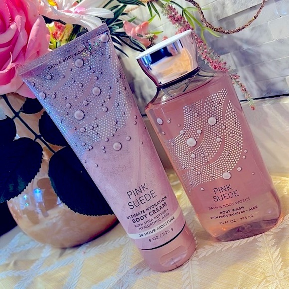 🆕 Bath & Body Works 2-Piece Pink Suede 24 Hr Moisture Body Care Set - Picture 9 of 9